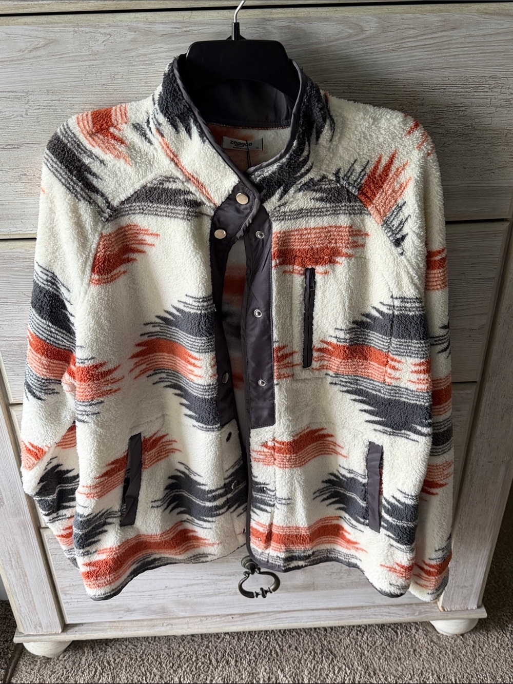 zeagoo Cream Sherpa Jacket with Rust & Charcoal Brushstroke Pattern